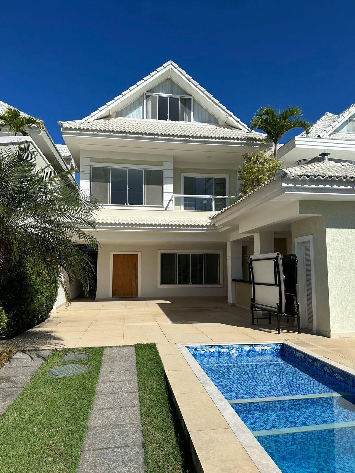 House, 3 391 m²